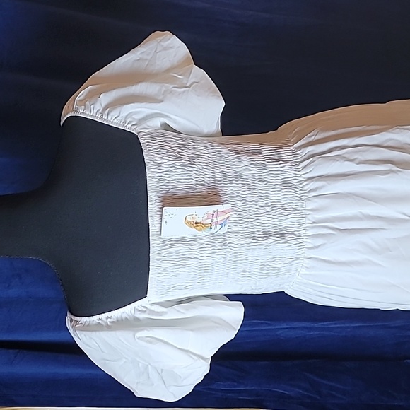 Pretty garden white puff sleeve dress - Picture 3 of 4